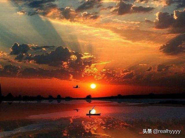 秋水共长天一色（秋水共长天一色出自哪首诗）